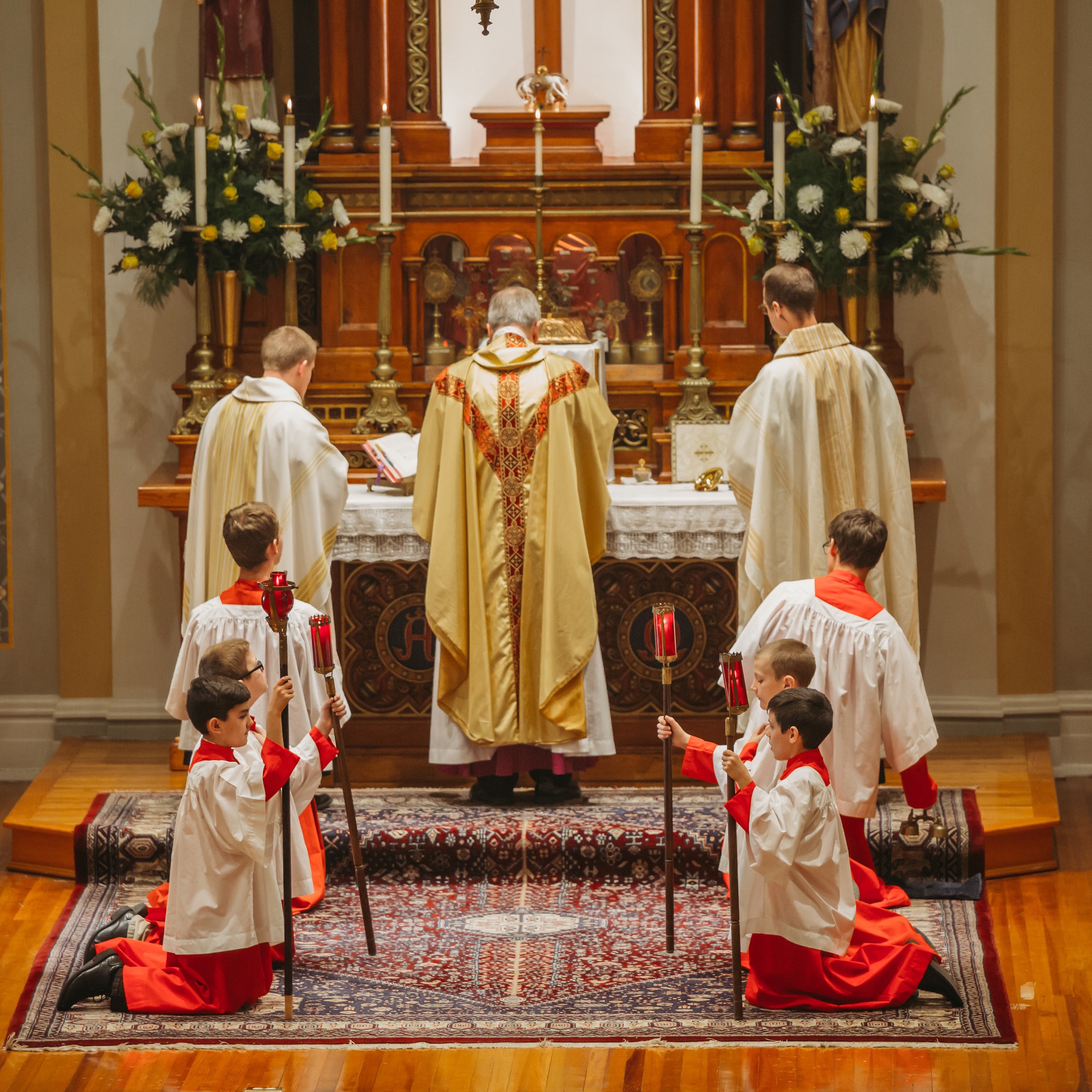 Mass Altar